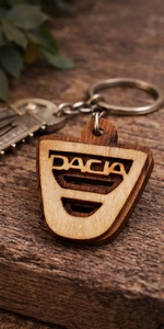 Брелок деревянный для авто DACIA