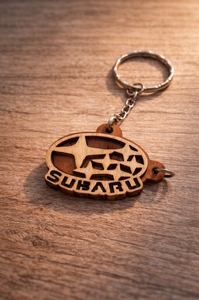 Брелок деревянный для авто SUBARU